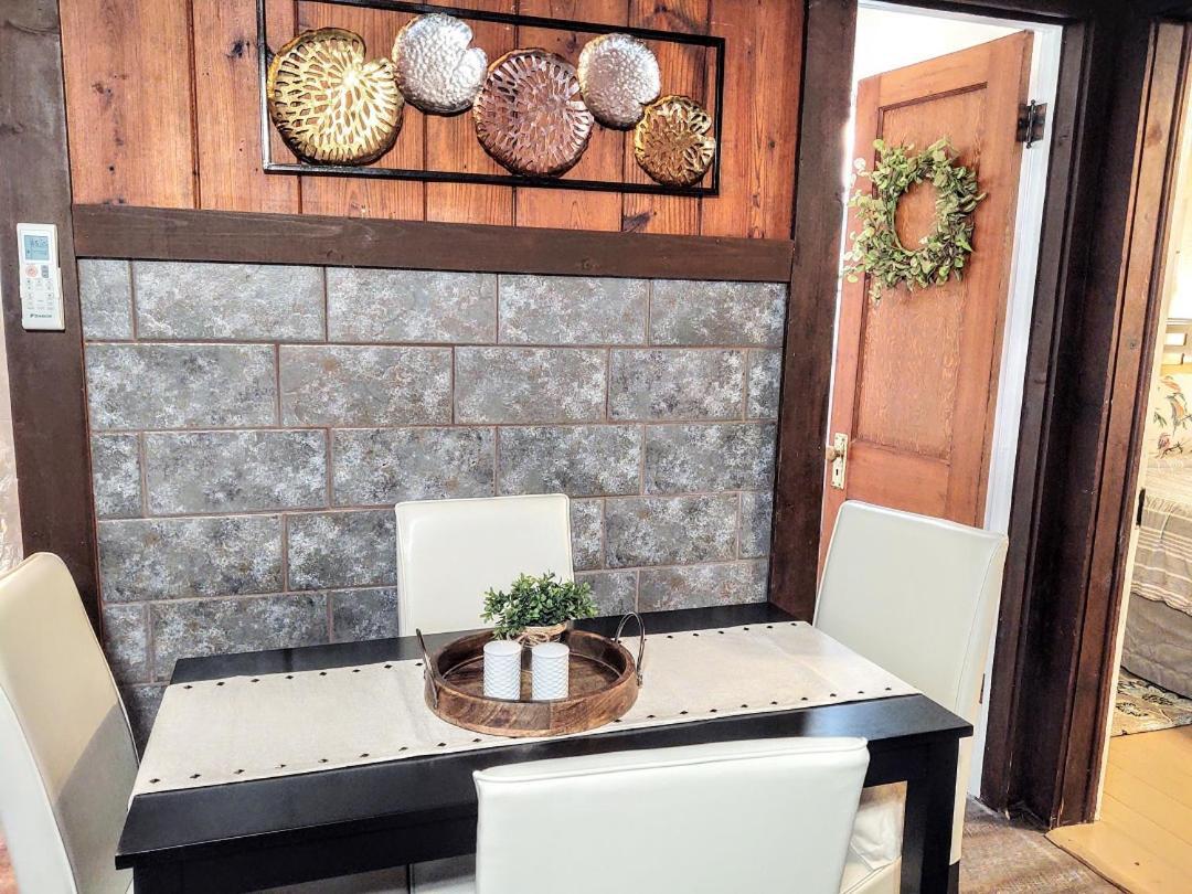 Edgewater Resort Cottage #1 ฮอตสปริงส์ ภายนอก รูปภาพ